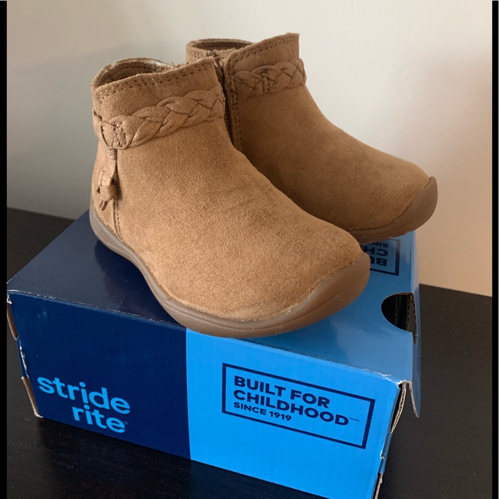 NBW Stride Rite Girls Finley Ankle Boot Toddler